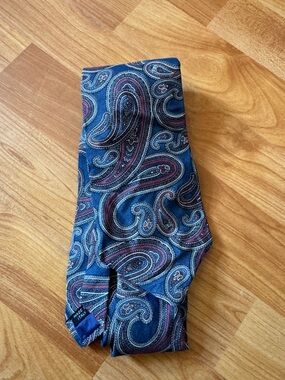 Isaco men’s blue vintage paisley casual business neck tie